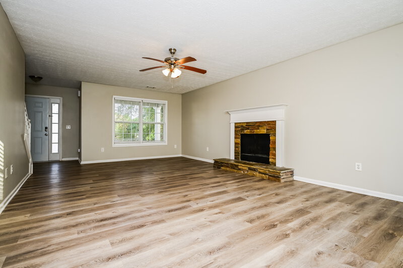 2,200/Mo, 29 Windcrest Dr Covington, GA 30016 Living Room View