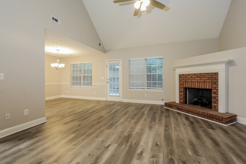 2,690/Mo, 208 Pebble Creek Dr McDonough, GA 30253 Living Room View
