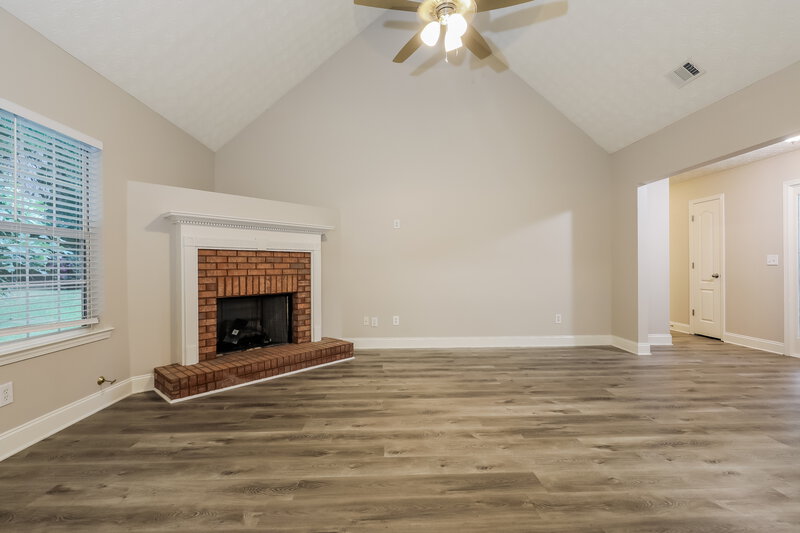 2,690/Mo, 208 Pebble Creek Dr McDonough, GA 30253 Living Room View 2