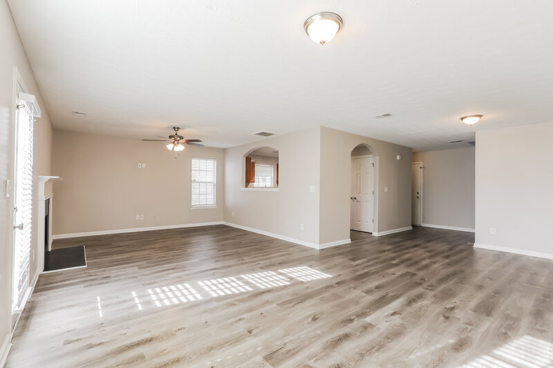 1,725/Mo, 11281 Aliyah Dr Hampton, GA 30228 Living Room View 2