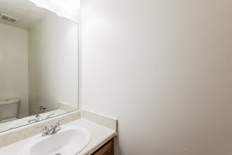 1,725/Mo, 11281 Aliyah Dr Hampton, GA 30228 Bathroom View