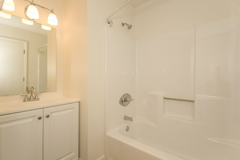 1,900/Mo, 3501 Wildhorse Dr Powder Springs, GA 30127 Bathroom View