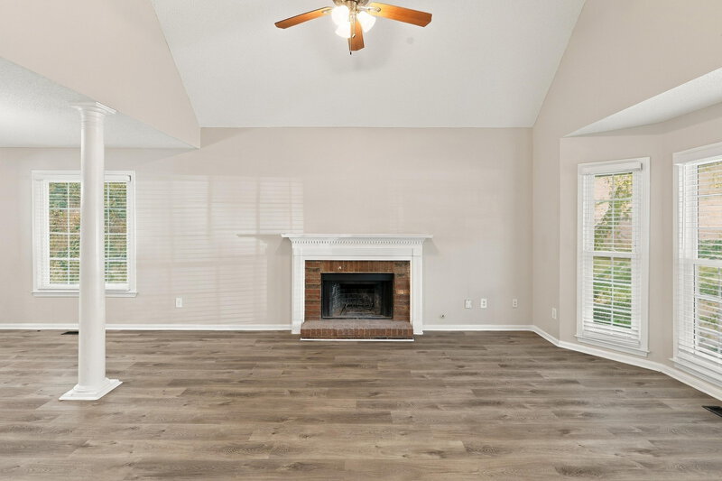 0/Mo, 2857 Axton Cv Lithia Springs, GA 30122 Living Room View
