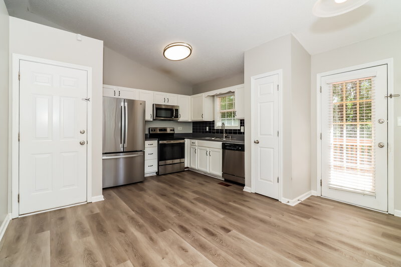 2,380/Mo, 124 Hunter Pl Dallas, GA 30132 Kitchen View
