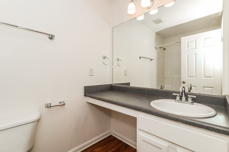 2,380/Mo, 124 Hunter Pl Dallas, GA 30132 Main Bathroom View 2