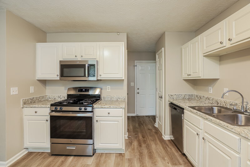 1,965/Mo, 54 Virginia Heights Dr Newnan, GA 30263 Kitchen View 2