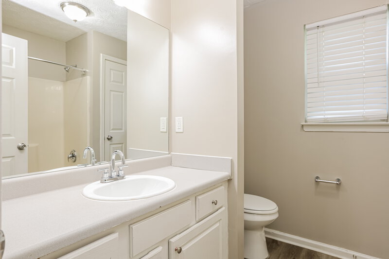 1,965/Mo, 54 Virginia Heights Dr Newnan, GA 30263 Main Bathroom View