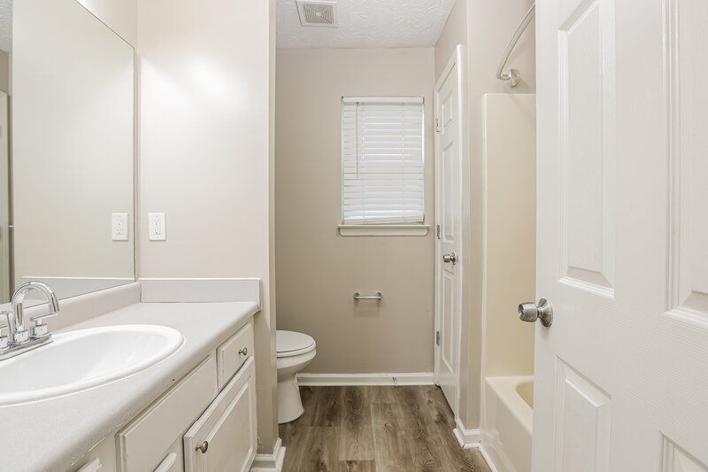 1,965/Mo, 54 Virginia Heights Dr Newnan, GA 30263 Main Bathroom View 2