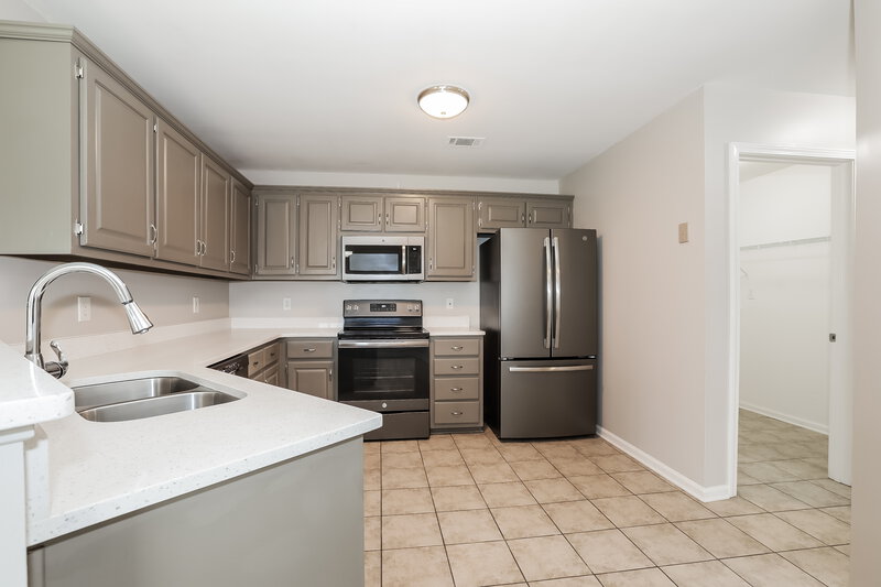 2,010/Mo, 313 Water Wheel Ct McDonough, GA 30253 Kitchen View 2
