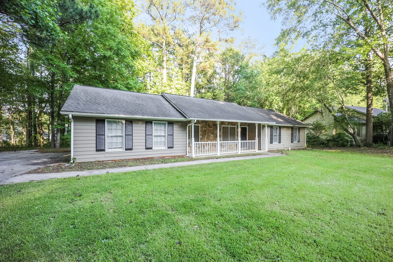 1,845/Mo, 10916 Clearwater Dr Hampton, GA 30228 Front View 2