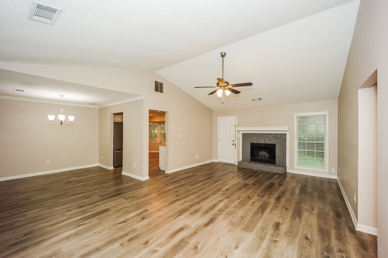 1,845/Mo, 10916 Clearwater Dr Hampton, GA 30228 Living Room View