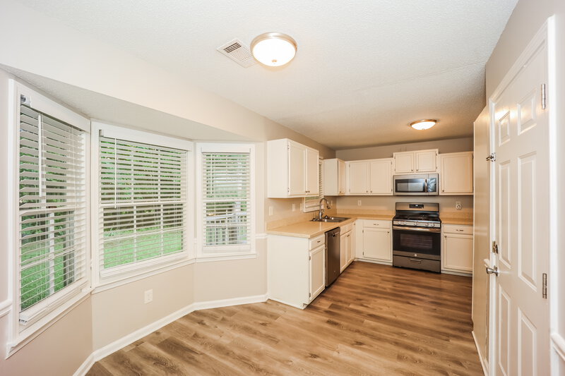 1,845/Mo, 10916 Clearwater Dr Hampton, GA 30228 Kitchen View 2