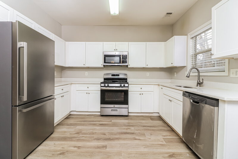 2,275/Mo, 1610 Silver Oak Drive Austell, GA 30106 Kitchen View