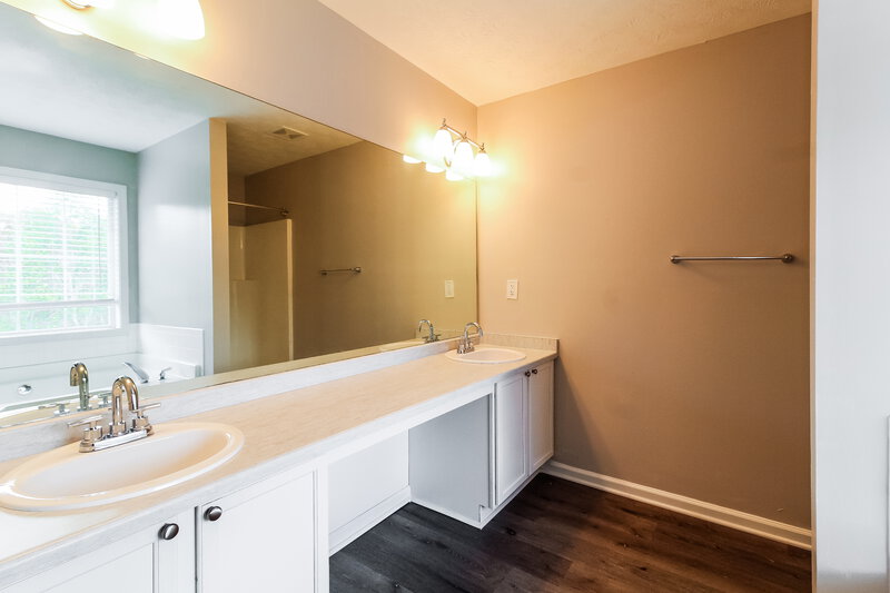 2,590/Mo, 1758 Harmony Trace Lithonia, GA 30058 Main Bathroom View
