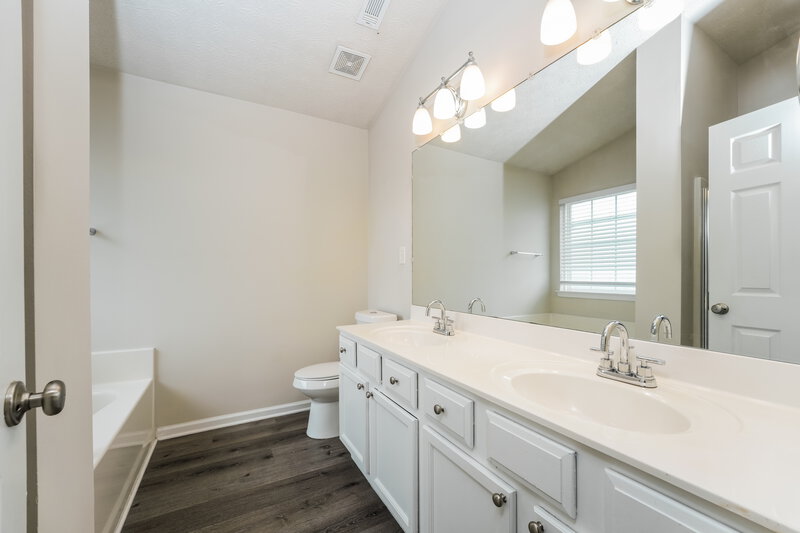 2,160/Mo, 626 Stonecrest Drive Loganville, GA 30052 Main Bathroom View
