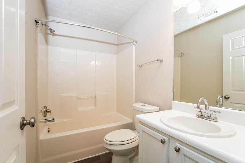 2,160/Mo, 626 Stonecrest Drive Loganville, GA 30052 Bathroom View