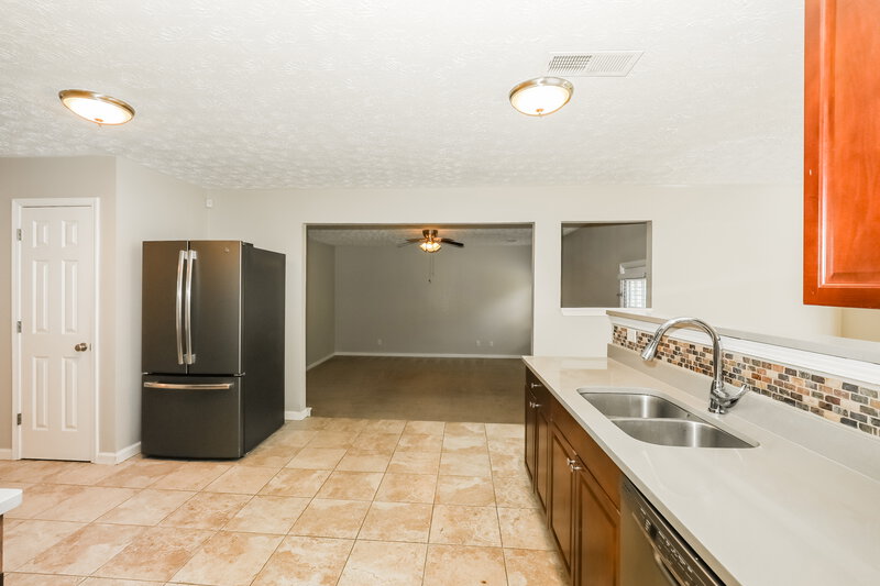 2,340/Mo, 1306 Pebble Beach Ln Hampton, GA 30228 Kitchen View