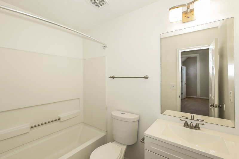 2,340/Mo, 1306 Pebble Beach Ln Hampton, GA 30228 Bathroom View