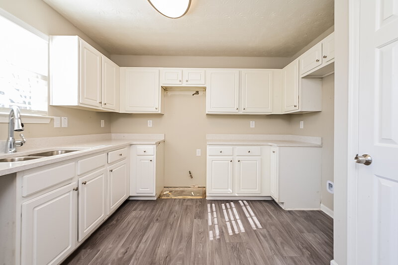 0/Mo, 284 Concord Terrace McDonough, GA 30253 Kitchen View