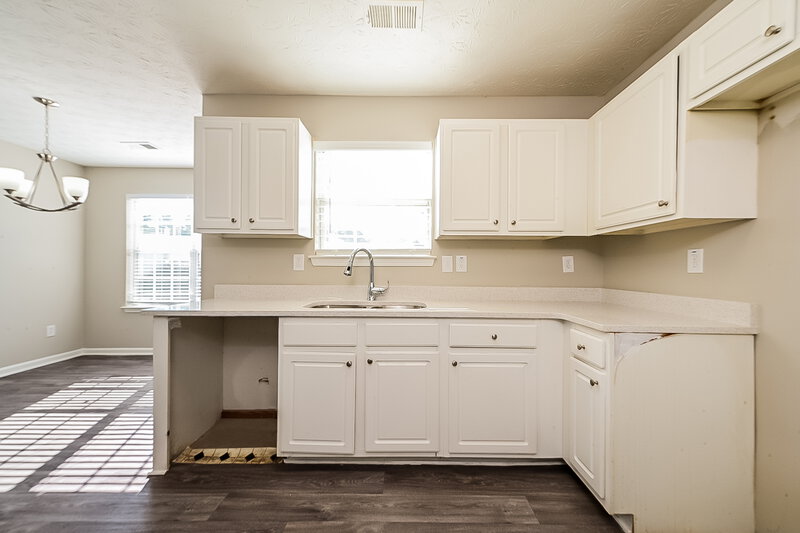 0/Mo, 284 Concord Terrace McDonough, GA 30253 Kitchen View 2