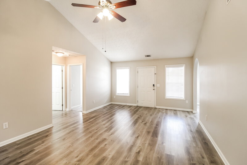 1,845/Mo, 1735 Eden Valley Ct Loganville, GA 30052 Living Room View 2