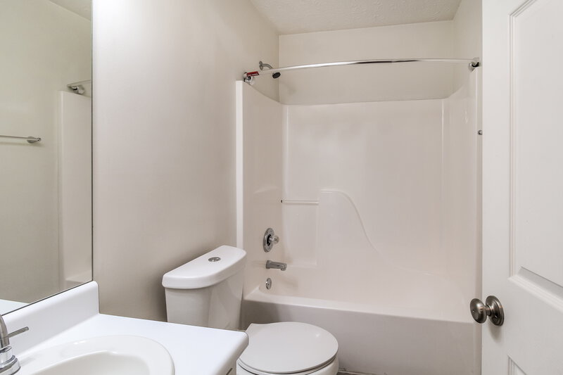 1,845/Mo, 1735 Eden Valley Ct Loganville, GA 30052 Bathroom View