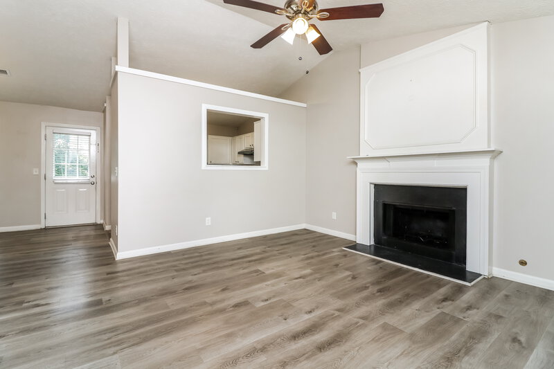 2,170/Mo, 3716 Crescent Hill Ln NW Acworth, GA 30101 Living Room View 4