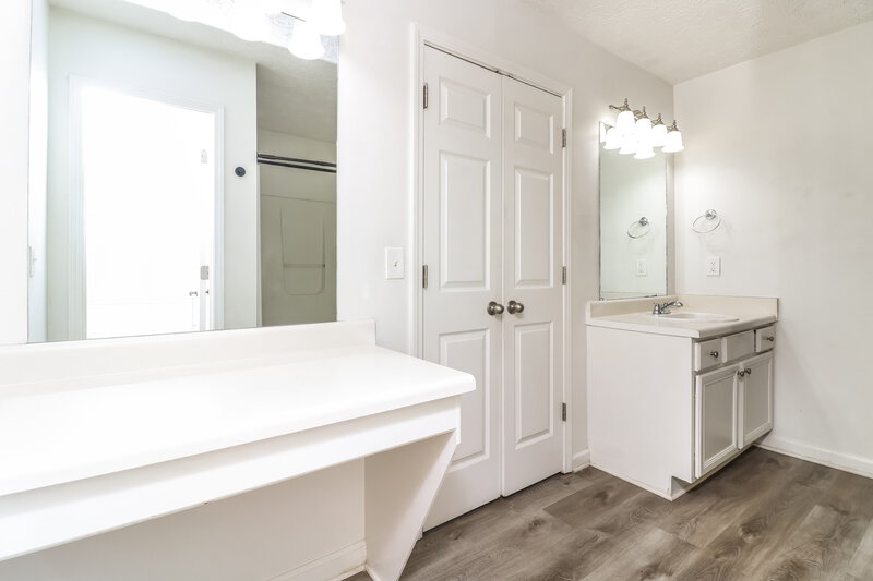 2,170/Mo, 3716 Crescent Hill Ln NW Acworth, GA 30101 Main Bathroom View