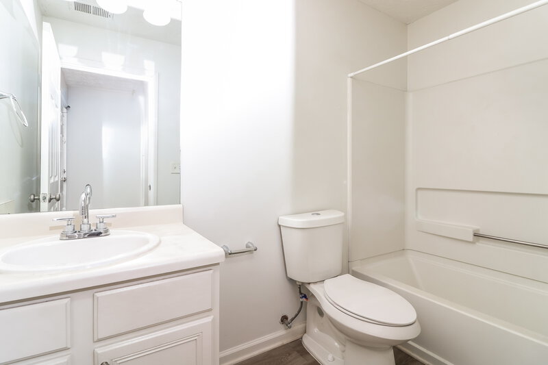 2,170/Mo, 3716 Crescent Hill Ln NW Acworth, GA 30101 Bathroom View