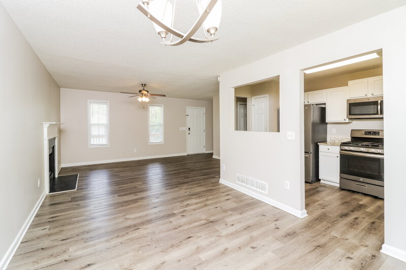 1,650/Mo, 425 River Trace Dr Villa Rica, GA 30180 Dining Room View