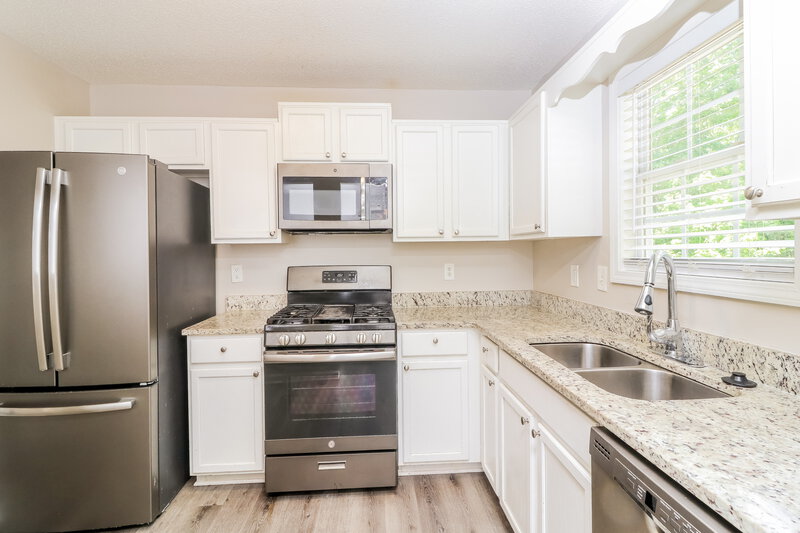 1,650/Mo, 425 River Trace Dr Villa Rica, GA 30180 Kitchen View