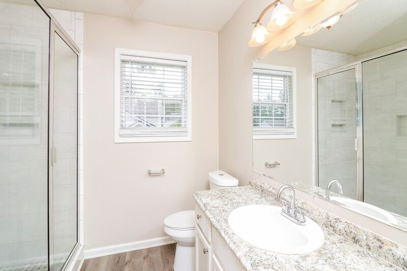 1,650/Mo, 425 River Trace Dr Villa Rica, GA 30180 Main Bathroom View