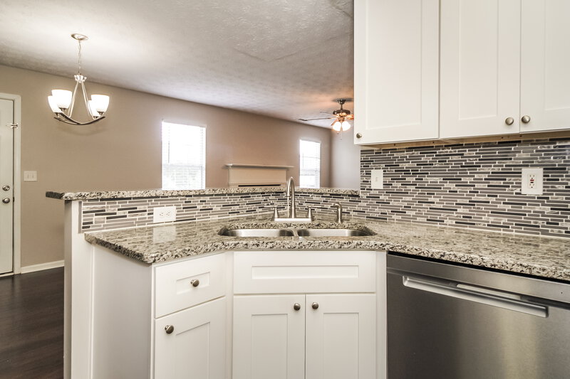 1,920/Mo, 138 Unity Cove Locust Grove, GA 30248 Kitchen View 3