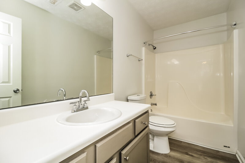 1,920/Mo, 138 Unity Cove Locust Grove, GA 30248 Bathroom View