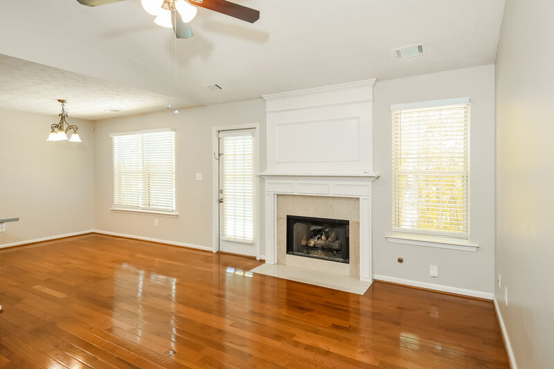 2,320/Mo, 208 Pebble Creek Court Woodstock, GA 30189 Living Room View