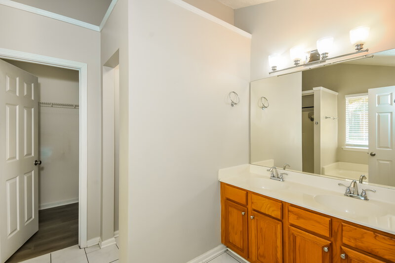 2,320/Mo, 208 Pebble Creek Court Woodstock, GA 30189 Main Bathroom View