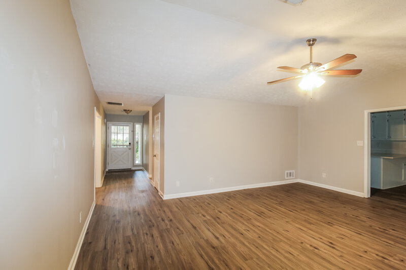 1,775/Mo, 639 Woodsong Ln Stone Mountain, GA 30087 Living Room View 3