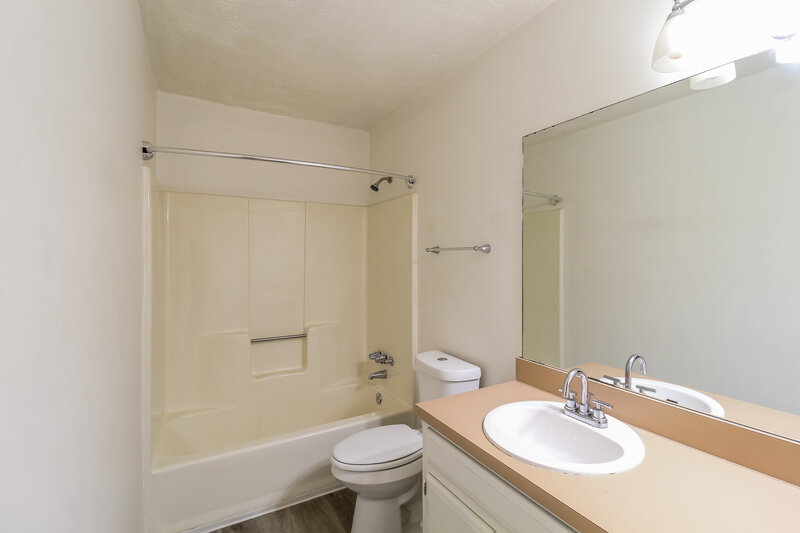 1,775/Mo, 639 Woodsong Ln Stone Mountain, GA 30087 Bathroom View