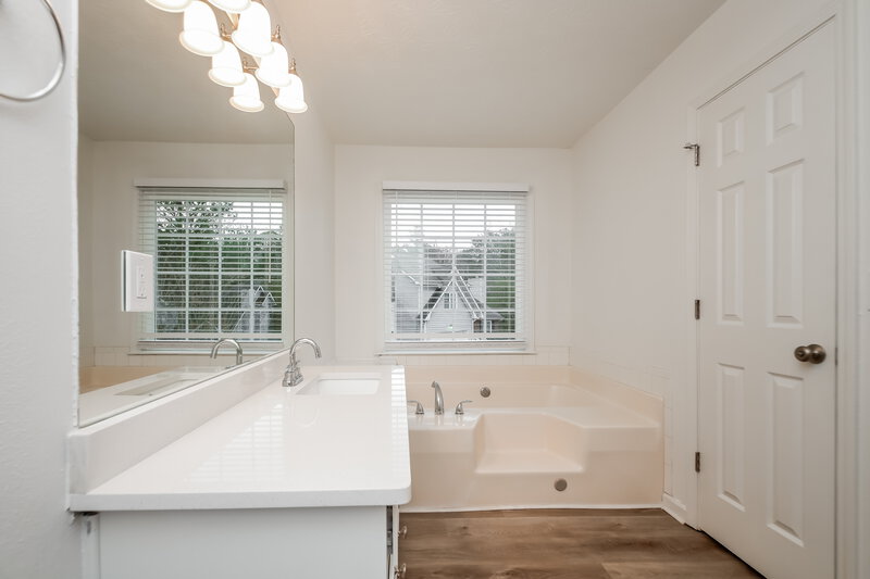 2,025/Mo, 4384 Allgood Ter Stone Mountain, GA 30083 Master Bathroom View