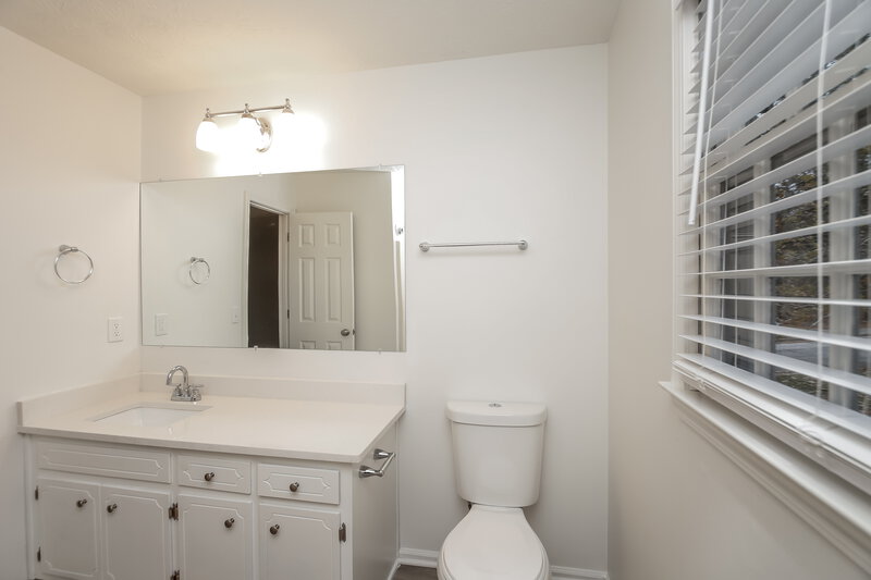 2,025/Mo, 4384 Allgood Ter Stone Mountain, GA 30083 Bathroom View