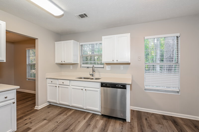 2,590/Mo, 4169 Cedar Ridge Trl Stone Mountain, GA 30083 Kitchen View