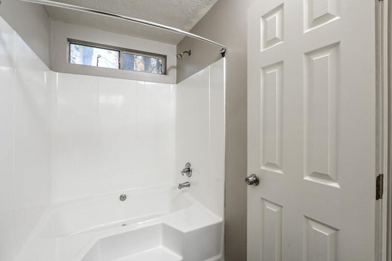 2,590/Mo, 4169 Cedar Ridge Trl Stone Mountain, GA 30083 Bathroom View 2