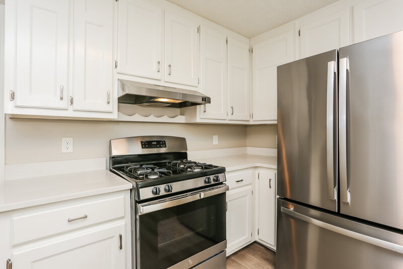 1,990/Mo, 483 Rhett Dr Loganville, GA 30052 Kitchen View 3