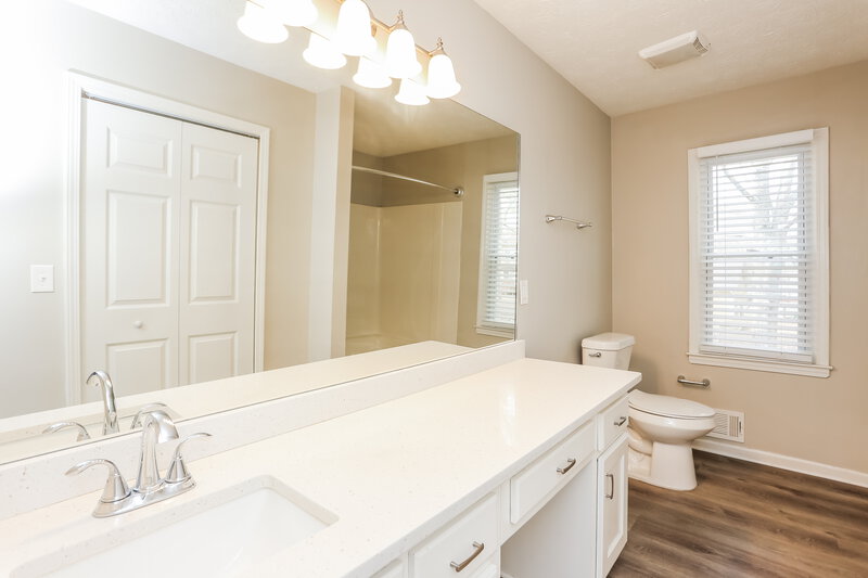 1,990/Mo, 483 Rhett Dr Loganville, GA 30052 Main Bathroom View