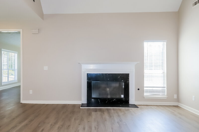 2,400/Mo, 2111 Kellington Dr McDonough, GA 30253 Living Room View