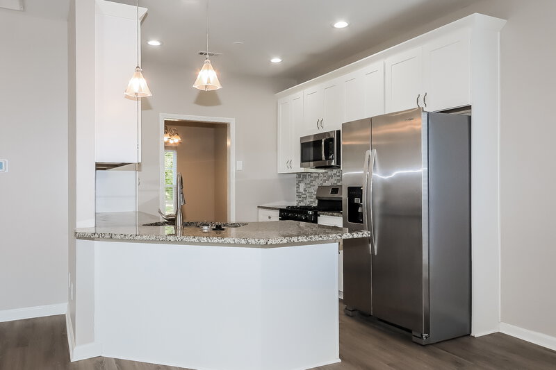 2,400/Mo, 2111 Kellington Dr McDonough, GA 30253 Kitchen View 2