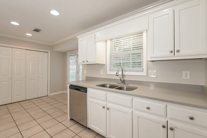 1,910/Mo, 422 Shoal Cir Lawrenceville, GA 30046 Kitchen View