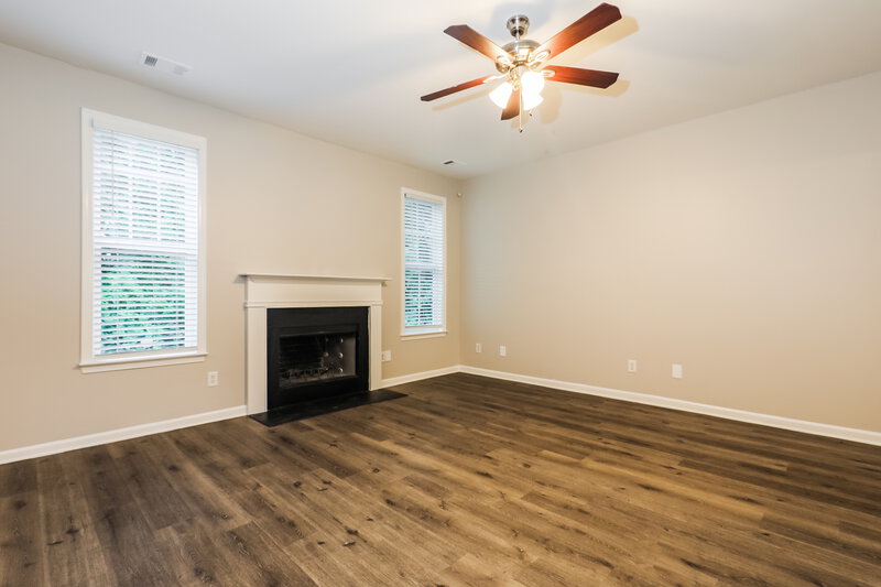 2,375/Mo, 4238 Savannah Drive Atlanta, GA 30349 Living Room View