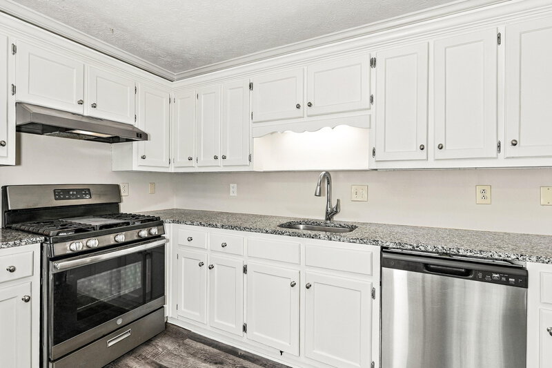 1,840/Mo, 1290 Shamrock Hill Circle Loganville, GA 30052 Kitchen View