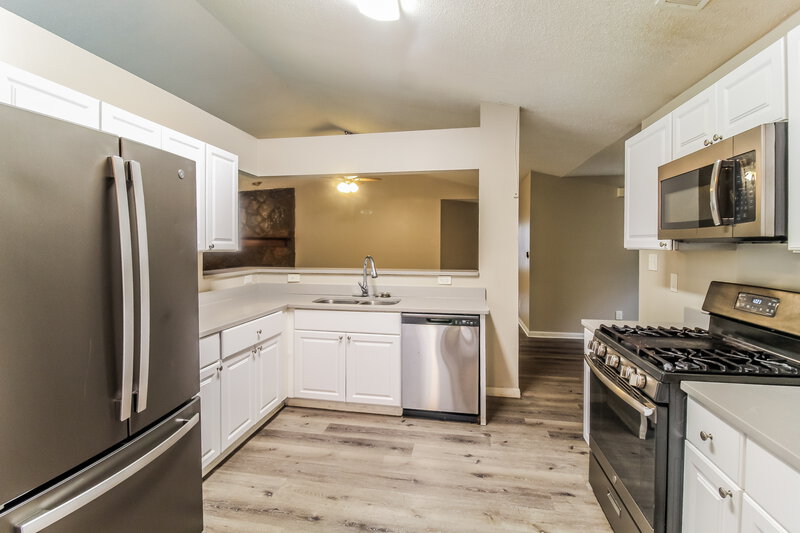 1,855/Mo, 5396 Kelleys Mill Cir Stone Mountain, GA 30088 Kitchen View